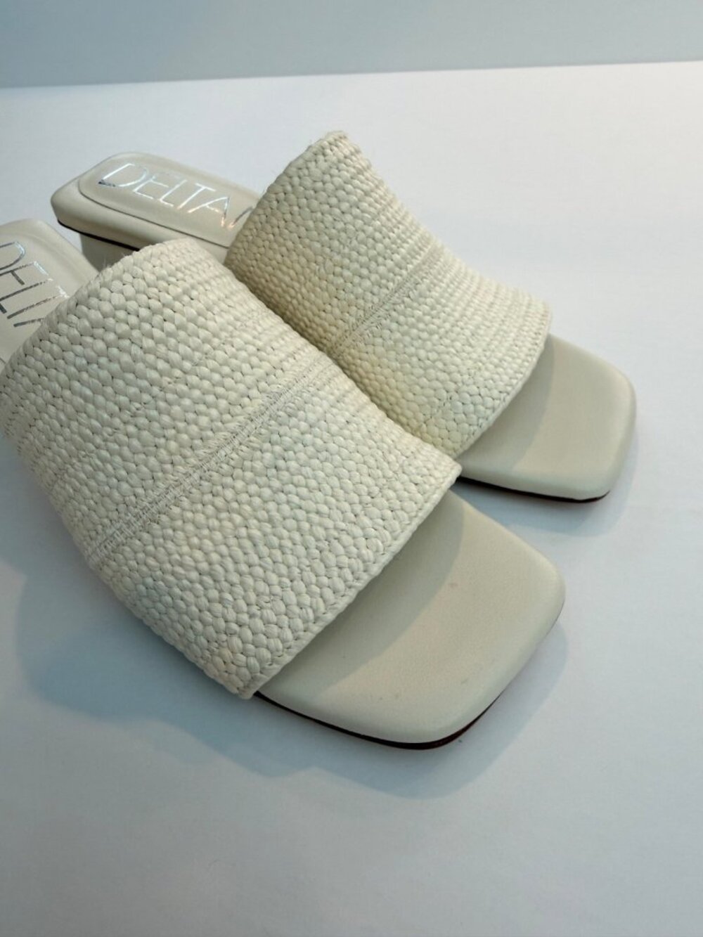 Deltan Fae Raffia Stretch Woven Sandals Block Heel White Wedding Bridal Size 6.5 - Picture 3 of 9